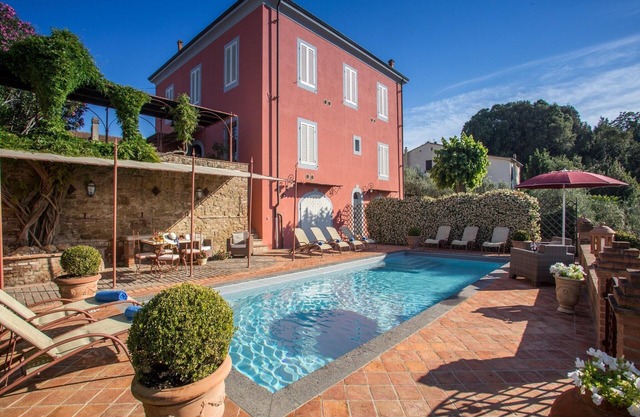 Villa in Fabbrica with Pool & Vineyard Views
