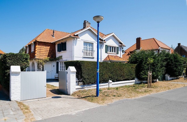 Villa in Koksijde near Zeedijk
