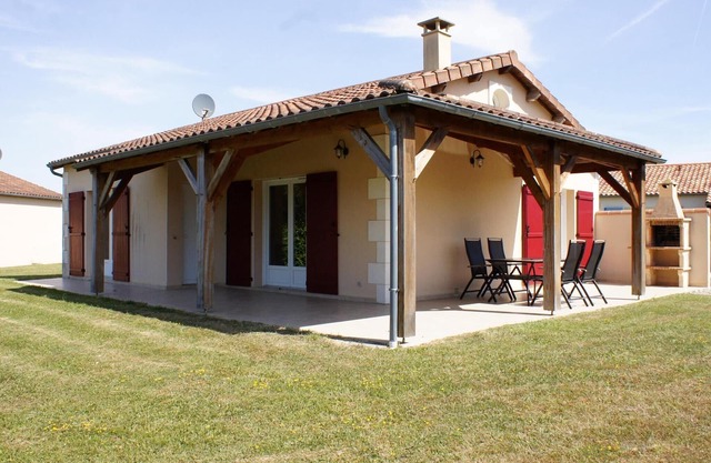 Villa in Les Forges with Golf and Pool