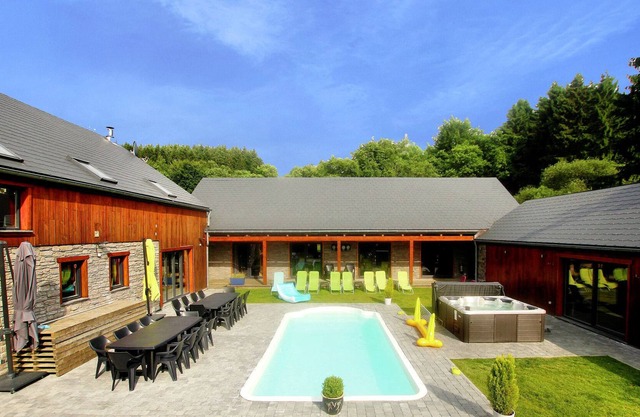 Villa in Manhay with heated outdoor swimming pool and sauna