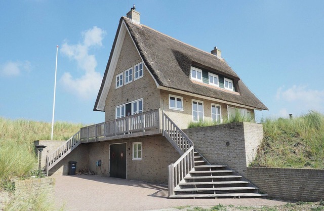 Villa in Midsland near the Sea