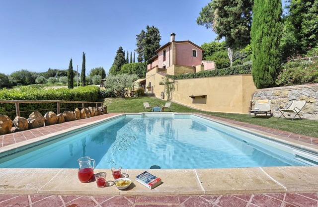 Villa in Pillo with 5 bedrooms sleeps 10