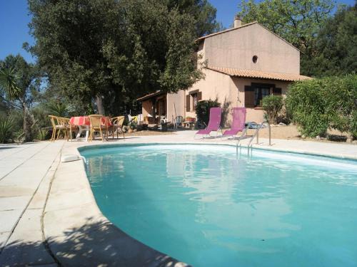 Villa in Provence with Pool and Vineyard Views