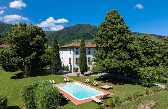 Villa in Segromigno In Monte with 11 bedrooms sleeps 22