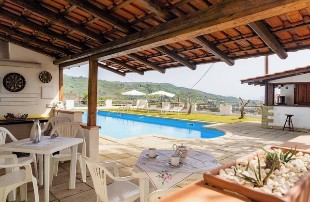 Villa "In the Green" of Etna with Sea View, Pool, Wi-Fi, Terrace & Garden