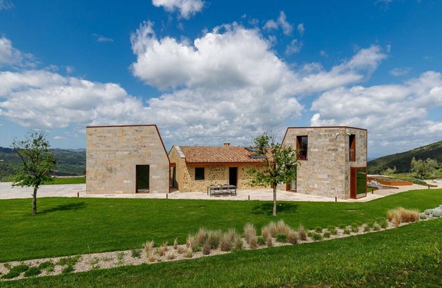 Villa in Tuscany with Infinity Pool & Volterra Views