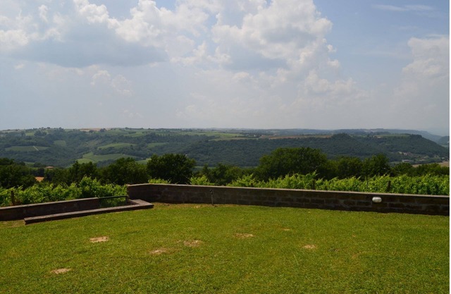 Villa in Umbria with private pool in beautiful position, perfect position to explore Tuscany and Umb