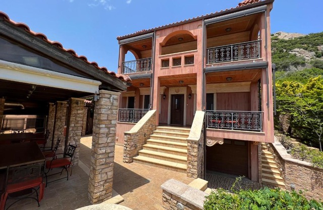 Villa Ioanna Oxylithos, Kymi