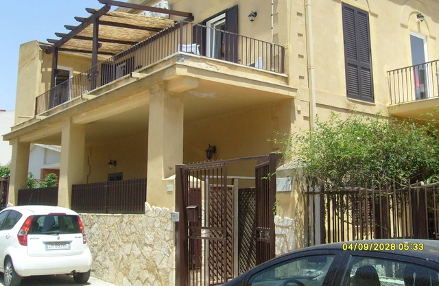 VILLA ISABELLA A FEW STEPS FROM THE SEA, IN THE HEART OF SAN LEONE