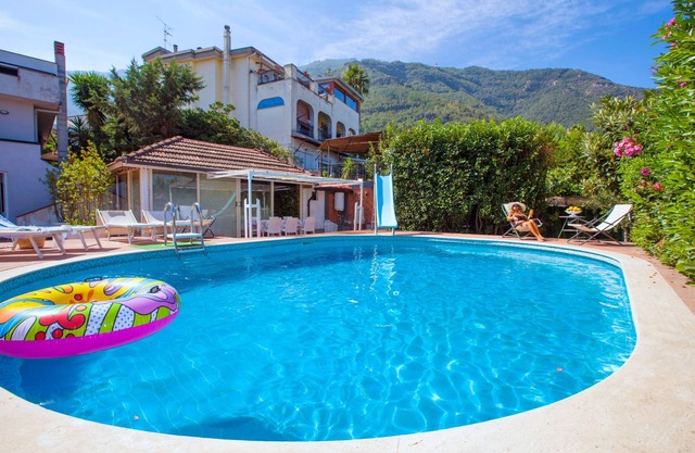 Villa Amore luxury pool solarium garden parking perfect Wedding event location!