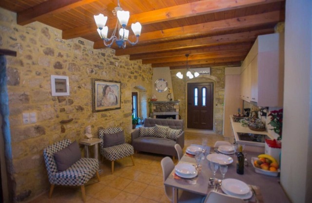 Villa Kamelia-Renovated old house-South Crete