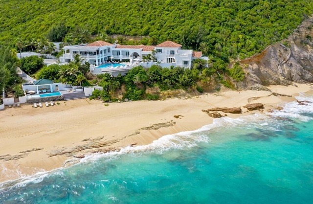 Villa L'Oasis -10% discount on High Season 2025 | Beach Front - Located in Stunning Terres Basses with Private Pool