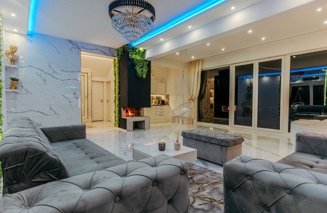 Villa La Bocca with Jacuzzi Spa Pool - Luxury Villa with Jacuzzi