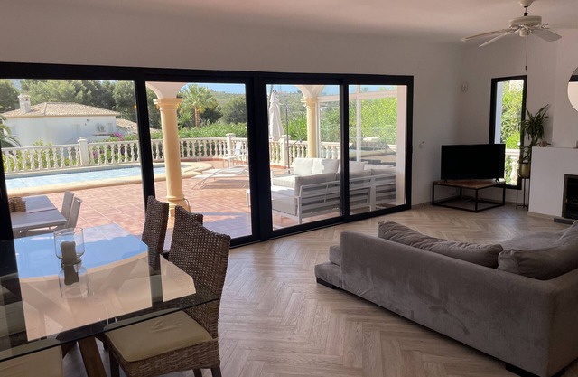 Villa 'La Gavina' with Mountain View, Wi-Fi and Air Conditioning
