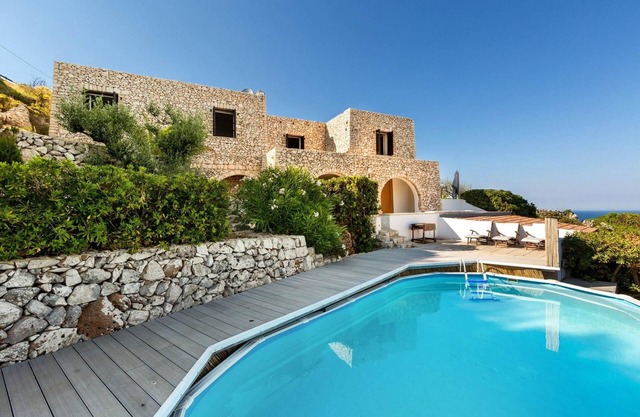 Villa 'La Mecca' with Sea View, Wi-Fi and Air Conditioning