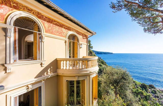 VILLA LA PESCADE BY RIVIERA HOLIDAY HOMES VI4257