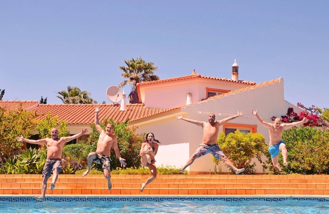 Villa Lagos Algarve for families & friends, 6 bedrooms, 7 bathrooms, pool, BBQ