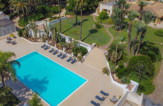 Villa Le Ciare, in Oasi naturale con piscina, campo golf, tennis, a 8km dal mare