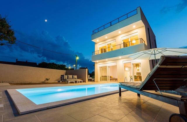 Villa Lele - Pool, Sea & Mountain View