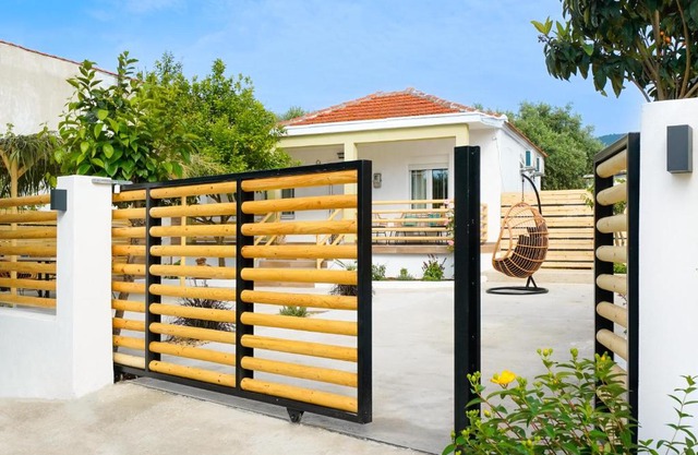Villa lemon leaf