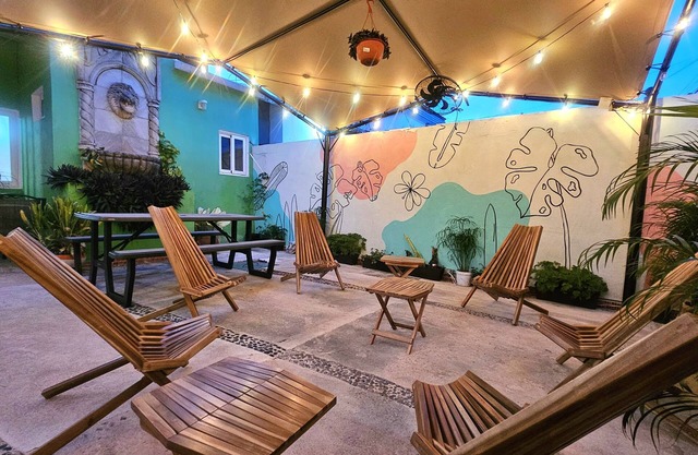Villa Leo Beautiful room with shared kitchenette, in the heart of Cancun
