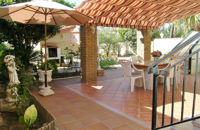 Villa "Los Arcos" with private garden and terrace