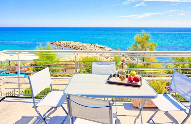 Villa Lucrezia - directly on the beach and the cycle path, for 4, with sea-view terrace 8054LT0012