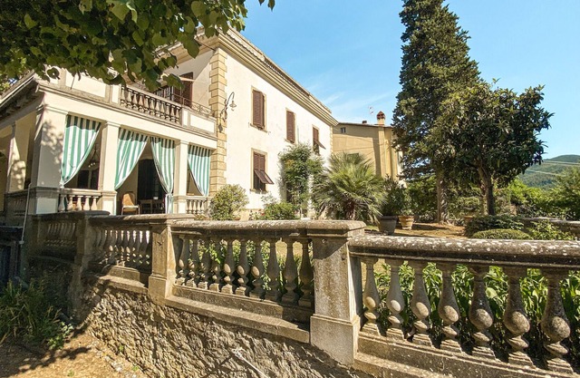 Villa Lya - Liberty style residence with POOL and WI-FI