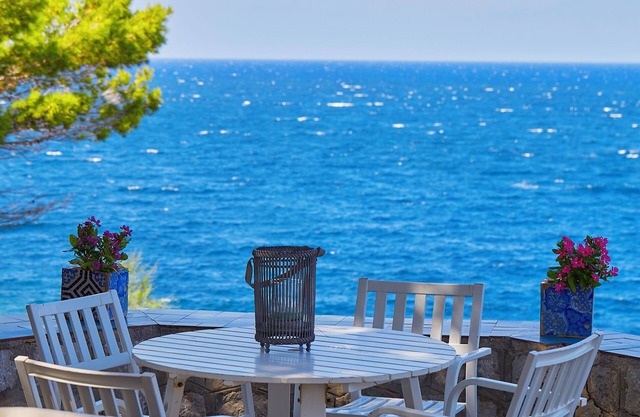 Villa Majus - with swimming pool and direct access to the sea in marine protected area