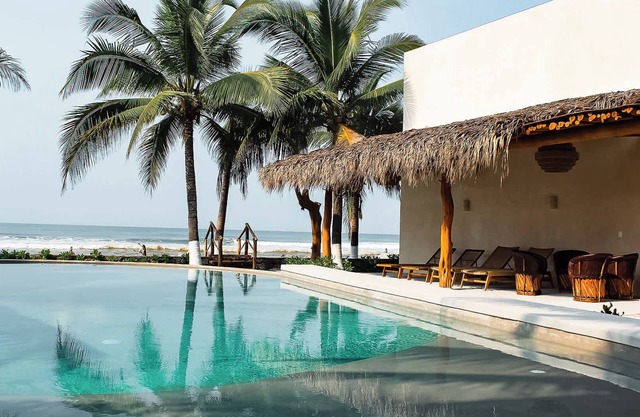 Villa Mantramar: Oceanfront Oasis on the Pacific Coast