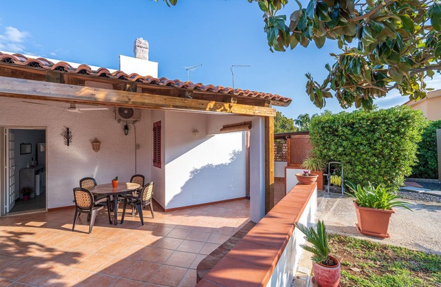 'Villa Mare Soleil' with Private Terrace, Wi-Fi and Air Conditioning