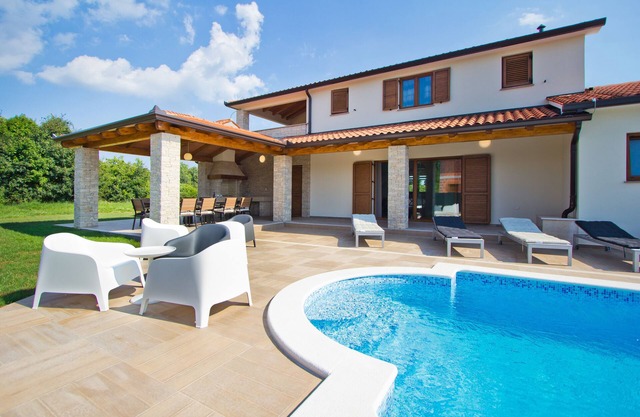 Villa Mattina - Holiday House In Istria - 8+2 Persons, 4 Bedrooms With Bathrooms