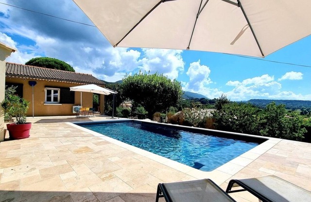 Villa Muriel with private pool in Drôme Provençale