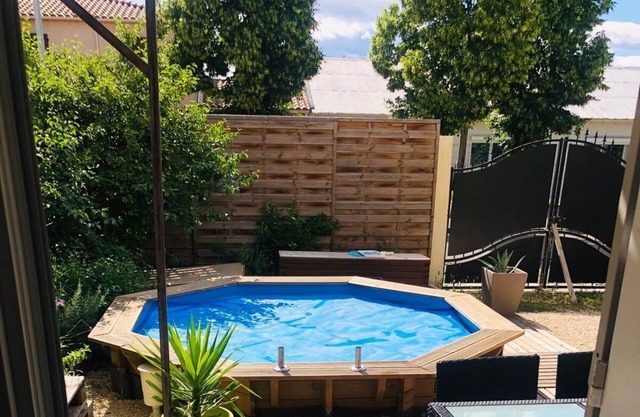 Villa near Avignon 3 bedrooms, swimming pool and air conditioning