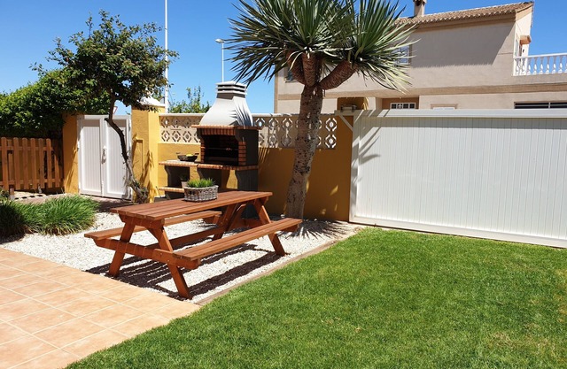 VILLA NEXT TO THE BEACH. Ideal for families