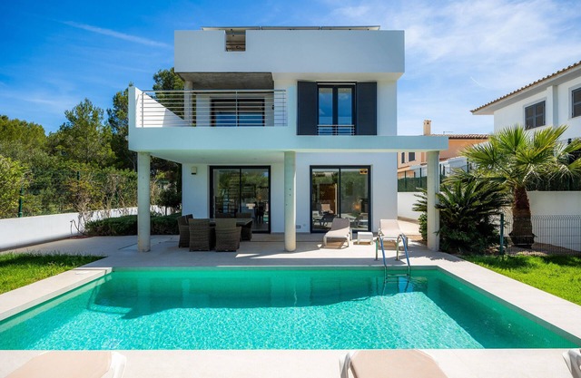 Villa 'Oasis N'Aguait' with Private Pool, Wi-Fi and Air Conditioning