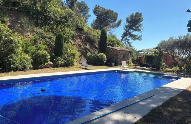 VILLA OF CHARACTER CLIMATE, LARGE SWIMMING POOL IN GREEN OF GREEN, CHARM