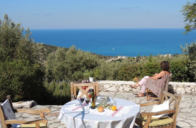 Villa Olea - Nice Villa With Large Verandah And Swimming Pool