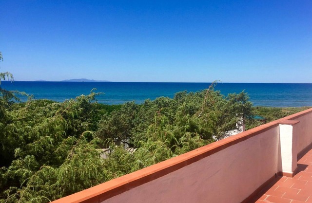 Villa Oleandro. A few steps from the sea, with garden and sea view.