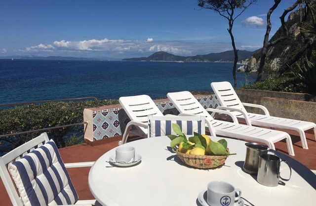 Villa overlooking the sea