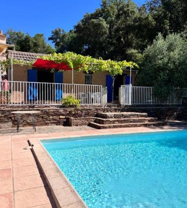 Villa paisible et relaxante avec piscine a la campagne