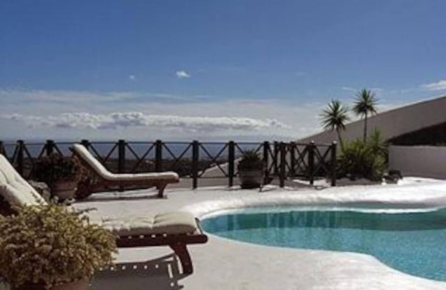 Villa Papaz - cosy, spacious, sea view, pool