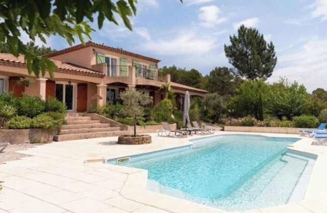 VILLA PAPILLON