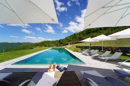 Villa Podere Gaia 16 Pax by VILLASRETREATS