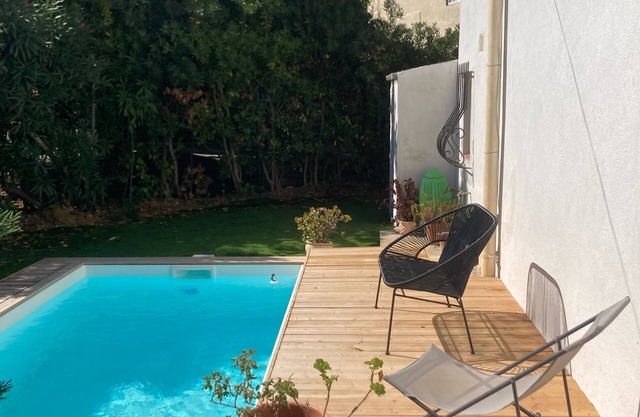 Villa pool on the beach - corsica