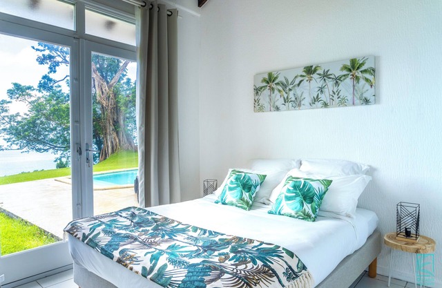 Villa pool panoramic sea view