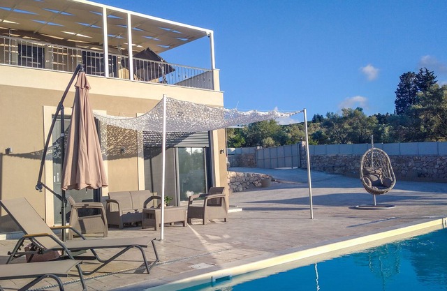 Villa,private pool,ideal for families/couples.10 minutes from the townof Lefkada