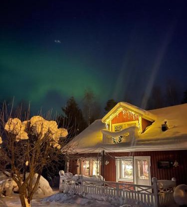 Villa Red House Arctic Circle