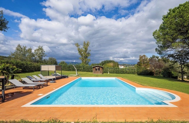 Villa Regina Elena Vittoria in Porcari , Toscana