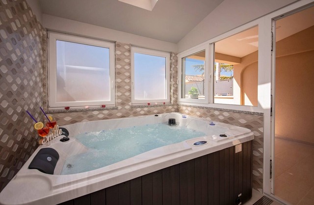 Villa Relax,Kastelir with Sauna and Jacuzzi